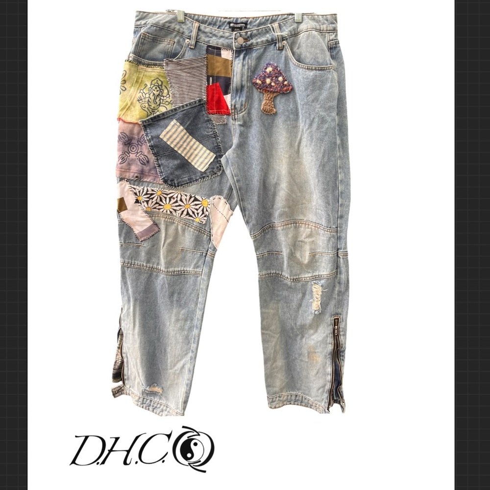 Hot Topic Blue Denim Jeans with Colorful Patch